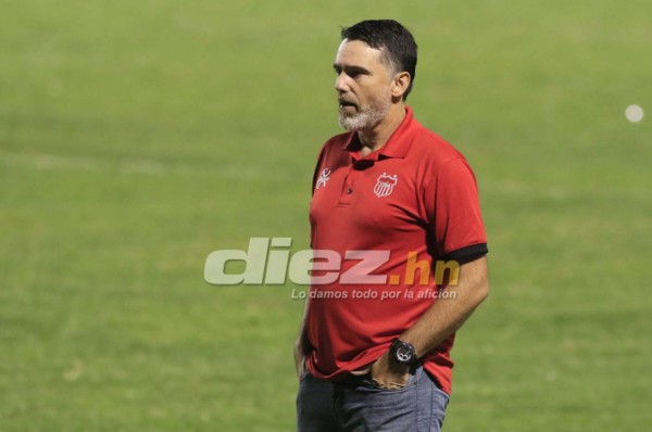 Diego Vázquez anuncia fichajes, Nicolás Suazo vuelve a la Liga y hondureño se va a África Oriental