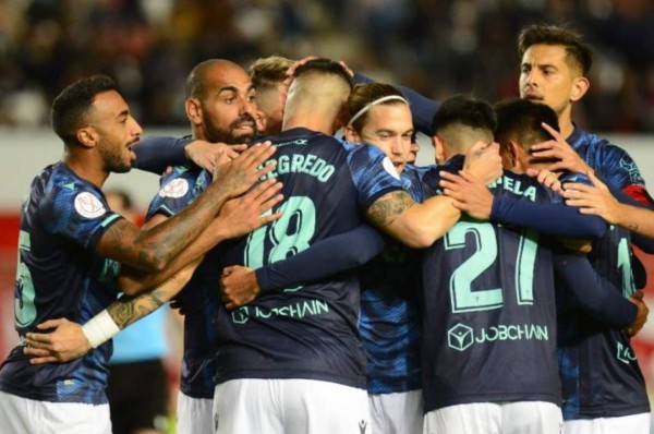 Cádiz sale de cacería y le recetó tremenda paliza al modesto Villa Fortuna sin Antony Lozano