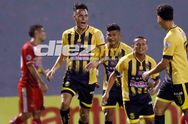 Real España le pasa por encima al Vida y sigue líder en Honduras