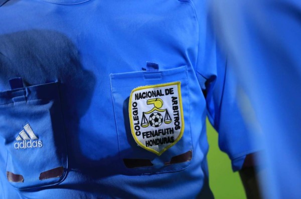 Árbitros amenazan con ir a huelga si no les permiten participar en Congreso de Fenafuth