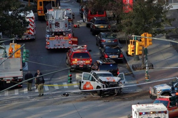 EN FOTOS: Momentos de terror cuando camión embiste a peatones en Nueva York