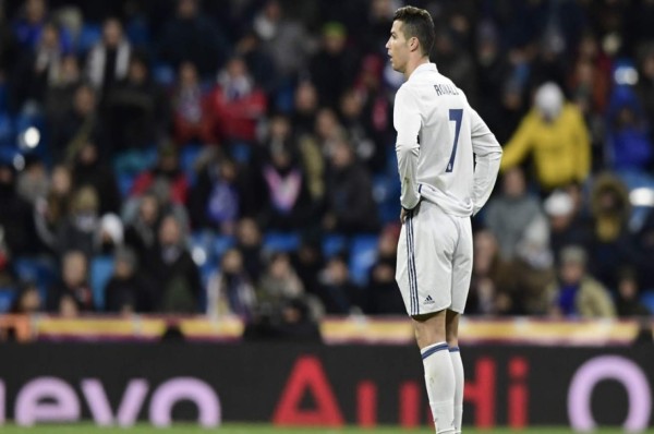 Cristiano Ronaldo y su frustración en el partido ante Málaga.