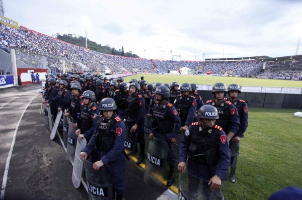 Seguridad total para el clásico; 1,140 policías cuidarán el Olimpia-Motagua