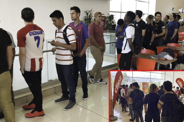 ¡Enormes filas en las primeras horas de inscripción del Rey del FIFÓN!