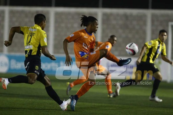 Real España decepciona en el Emilio Williams y se olvida del segundo lugar