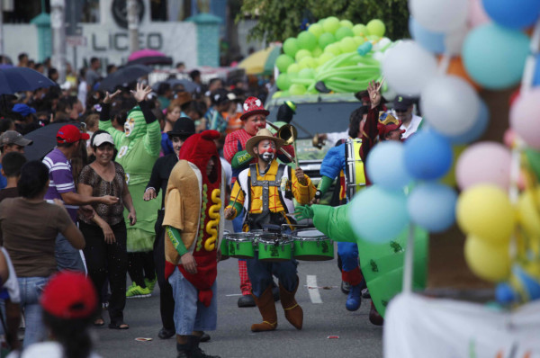 Imágenes de carrozas san pedro sula