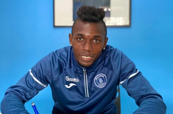 Motagua confirma el fichaje de Carlos 'Muma' Fernández procedente del fútbol de Uruguay