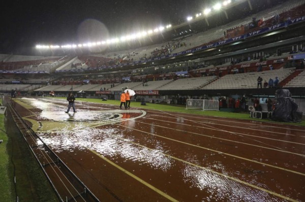 Argentina-Brasil: Las fotos del estadio Monumental inundado