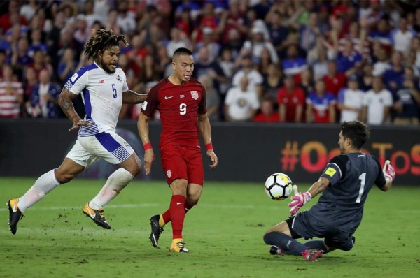 Bolillo se dejó llevar por el empuje de la afición dicen en Panamá