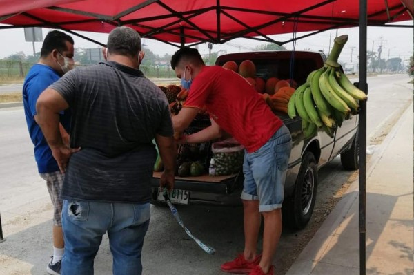 Lavando cabezales, vendiendo en mercados y como albañiles: La dura cuarentena de futbolistas y exfutbolistas
