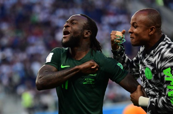 ¡Argentina y Messi clasifican a octavos del Mundial sufriendo!