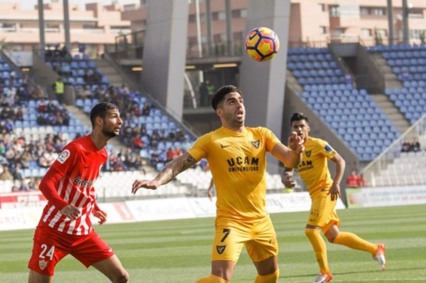 ¡Tremenda actuación de Jona Mejía! Se hizo presente con dos asistencias en victoria de su equipo