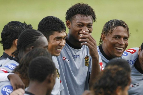 Henry Martínez: 'La fama fue mi perdición, me sentía el Tití Henry y emblema del Real España”