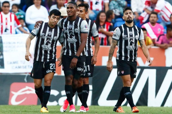 Con Brayan Beckeles el Necaxa saca tres puntos en casa del Puebla