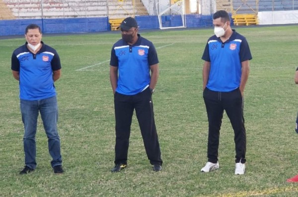 OFICIAL: Denilson Costa es presentado en el Vida como el nuevo asistente técnico