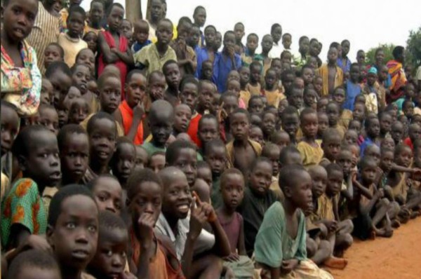 El hombre de Uganda que tiene 13 esposas, 176 hijos y 90 nietos a los 65 años