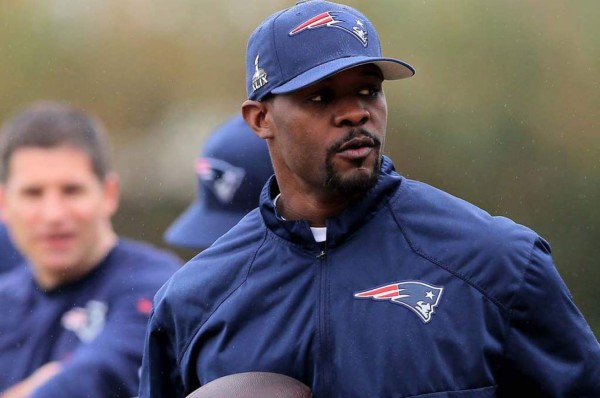 Brian Flores, candidato a ser entrenador en jefe de cuatro equipos de la NFL