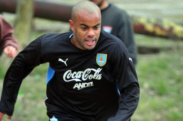 Marathón ficha al defensa Caue Fernandes ex del Nacional de Uruguay