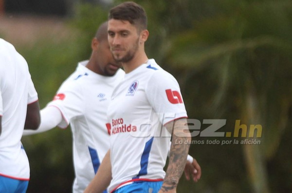 El argentino Esteban Espíndola es duda para el clásico ante Motagua