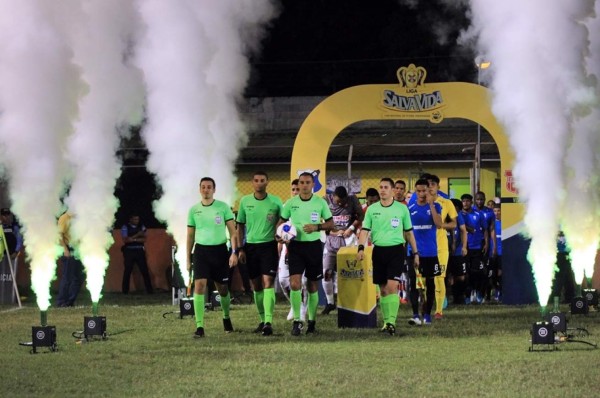 ¿Crees que debe retornar el fútbol de Liga Nacional en lo que resta del 2020?