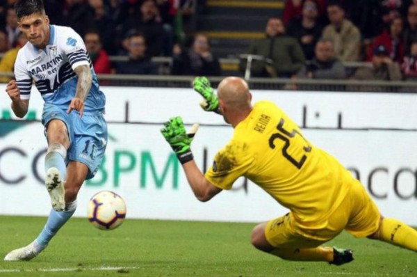 Correa deja helado San Siro y guía al Lazio a la final de Copa de Italia
