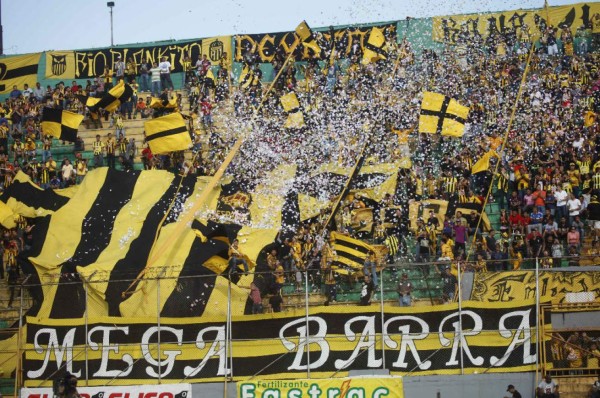 ¿Debería la Liga Nacional cerrarle el estadio Morazán a Real España?