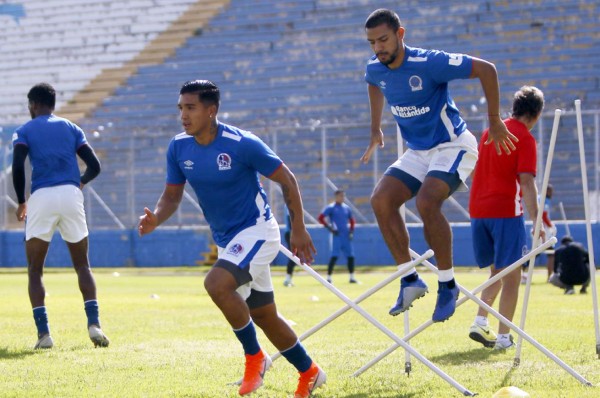 Fichajes: Legionario entrena con Motagua, Danny Turcios a segunda y exReal España fichará por Marathón