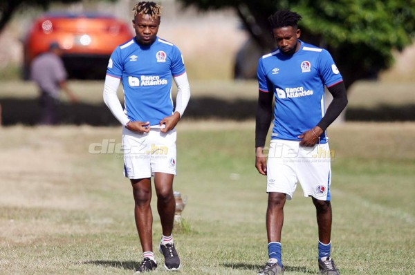 Kevin Álvarez entrena por separado previo a la final contra Motagua