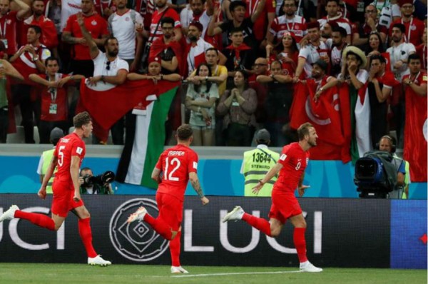 Sufrida victoria de Inglaterra ante Túnez gracias a Harry Kane