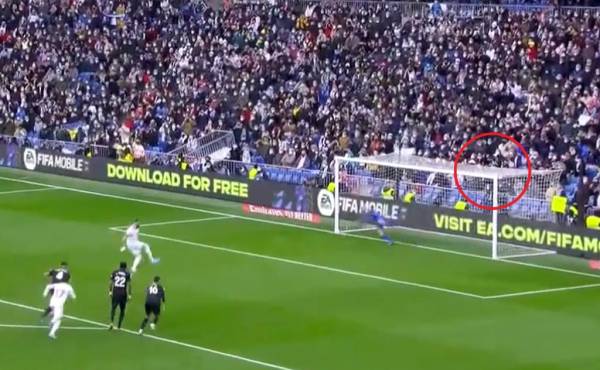 Karim Benzema falló un penal en el primer tiempo frente al Elche.