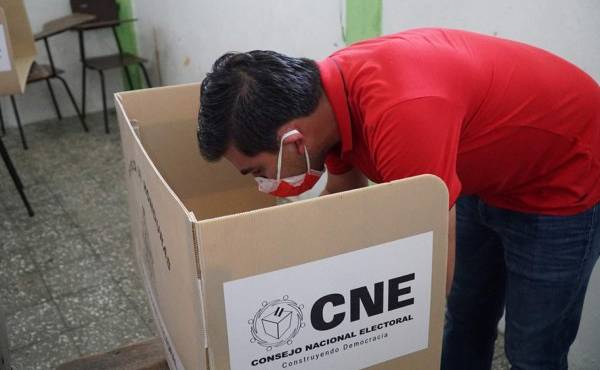 $!El Consejo Nacional Electoral de Honduras brindó la noche de este miércoles el primer cómputo de las elecciones primarias en Honduras y se mantiene la tendencia.