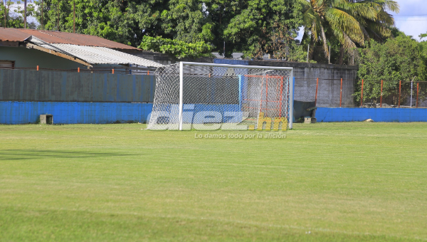 La grama del estadio Rubén Deras luce impecable, parece mesa de billar. En este escenario se jugará el clásico sampedrano entre Real España y Marathón.
