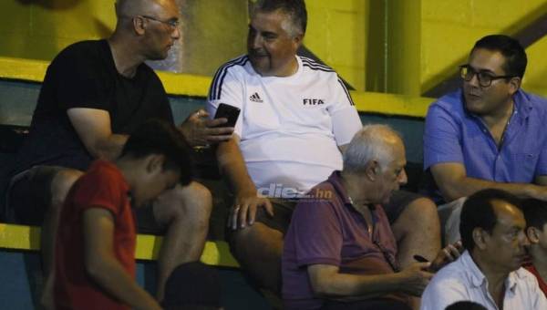 Ramiro Martínez se fue a El Progreso a ver el juego entre Honduras Progreso-Real Minas. Foto Neptalí Romero.