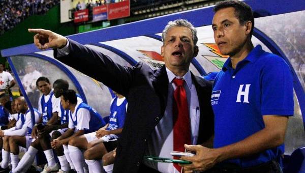 Reinaldo Rueda fue el entrenador colombiano que vino a abrir el mercado a Honduras. Alexis Mendoza quien lo acompaña es candidato para tomar la H.