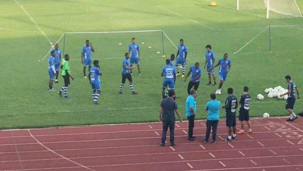 La Selección de Honduras está entrenando en el estadio Olímpico de San Pedro Sula.