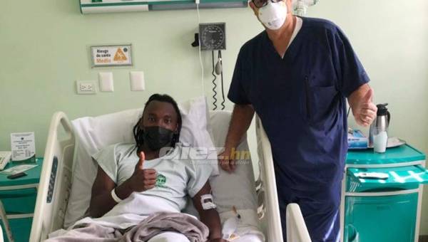 El delantero hondureño Alberth Elis fue operado del quinto metatarsiano del pie izquierdo y estará cuatro semanas para volver a jugar. Foto cortesía
