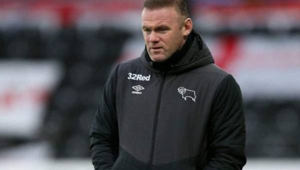 Retirada de 12 puntos al Derby County de Rooney por entrar en administración concursal.