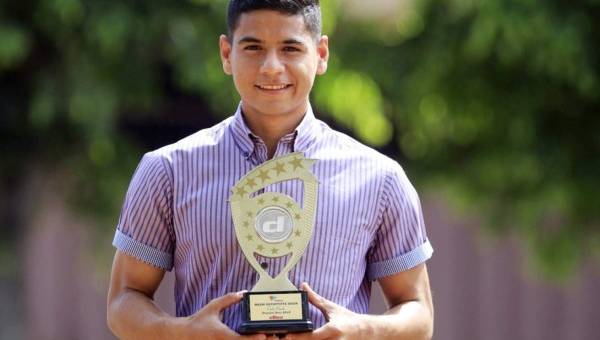 Carlos Pineda (23) fue elegido por DIEZ como el mejor futbolista joven del 2019, ahora se quedará por tres años más con Olimpia.
