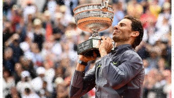 El tenista español Rafael Nadal logró imponerse a austríaco Domnic Thiem y conquistó su histórico duodécimo título en París.