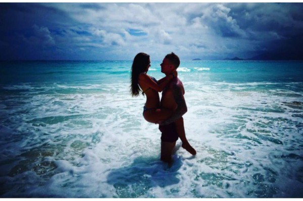 ¡HOT! La explosiva esposa del jugador holandés de la Roma Rick Karsdorp