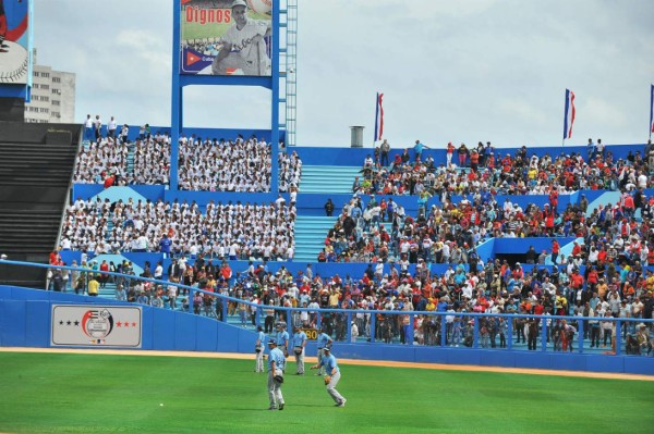 Cuba delira con la llegada del béisbol de las Grandes Ligas 17 años después