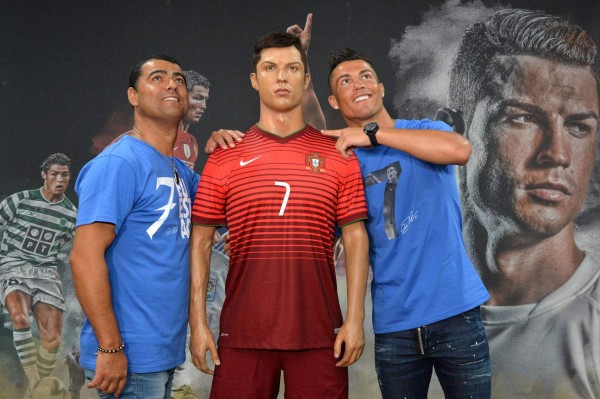 Las divertidas fotos de Cristiano Ronaldo con su clon
