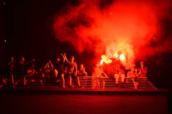 FOTOS: Así fue el brutal festejo de los hinchas del Liverpool tras conquistar la Premier League