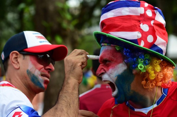 La imágenes del Ambiente de carnaval en Arena Fonte Nova previo al duelo Costa Rica-Holanda