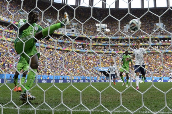 Francia calificó a cuartos de final tras derrotar por 2-0 a Nigeria