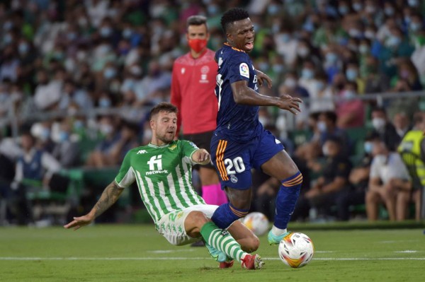 ¡Real Madrid saca vital triunfo ante Betis por la mínima y es líder provisional de la liga española!