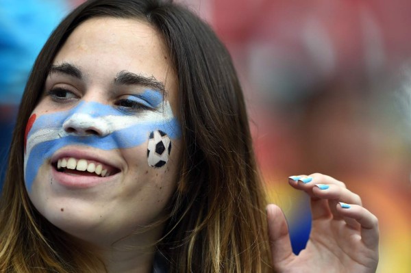 Argentina venció a Nigeria por 3 a 2 con dos goles de Lionel Messi