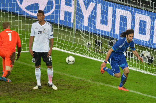 Alemania avanzó a paso firme, con festival de goles 4-2 a Grecia