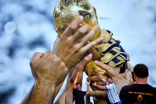 Alemanes y argentinos ya viven su fiesta previo a la final del Mundial.