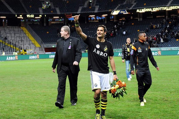 Celso Borges volvió a Suecia y el AIK goleó en un duelo clave